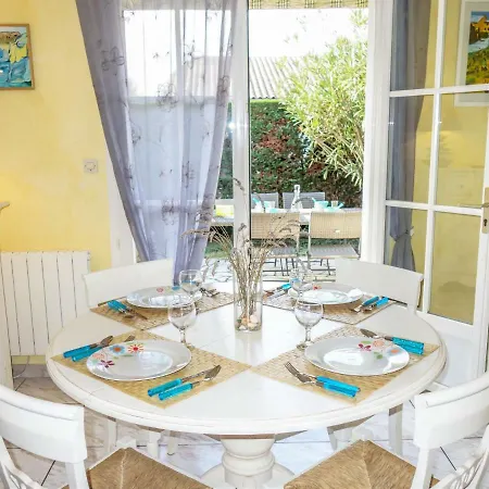 Сasa de vacaciones Les Grillons By Interhome *